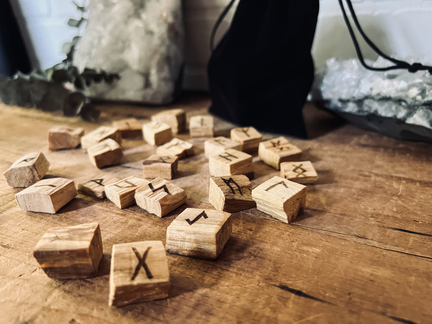 Palo Santo Rune Set