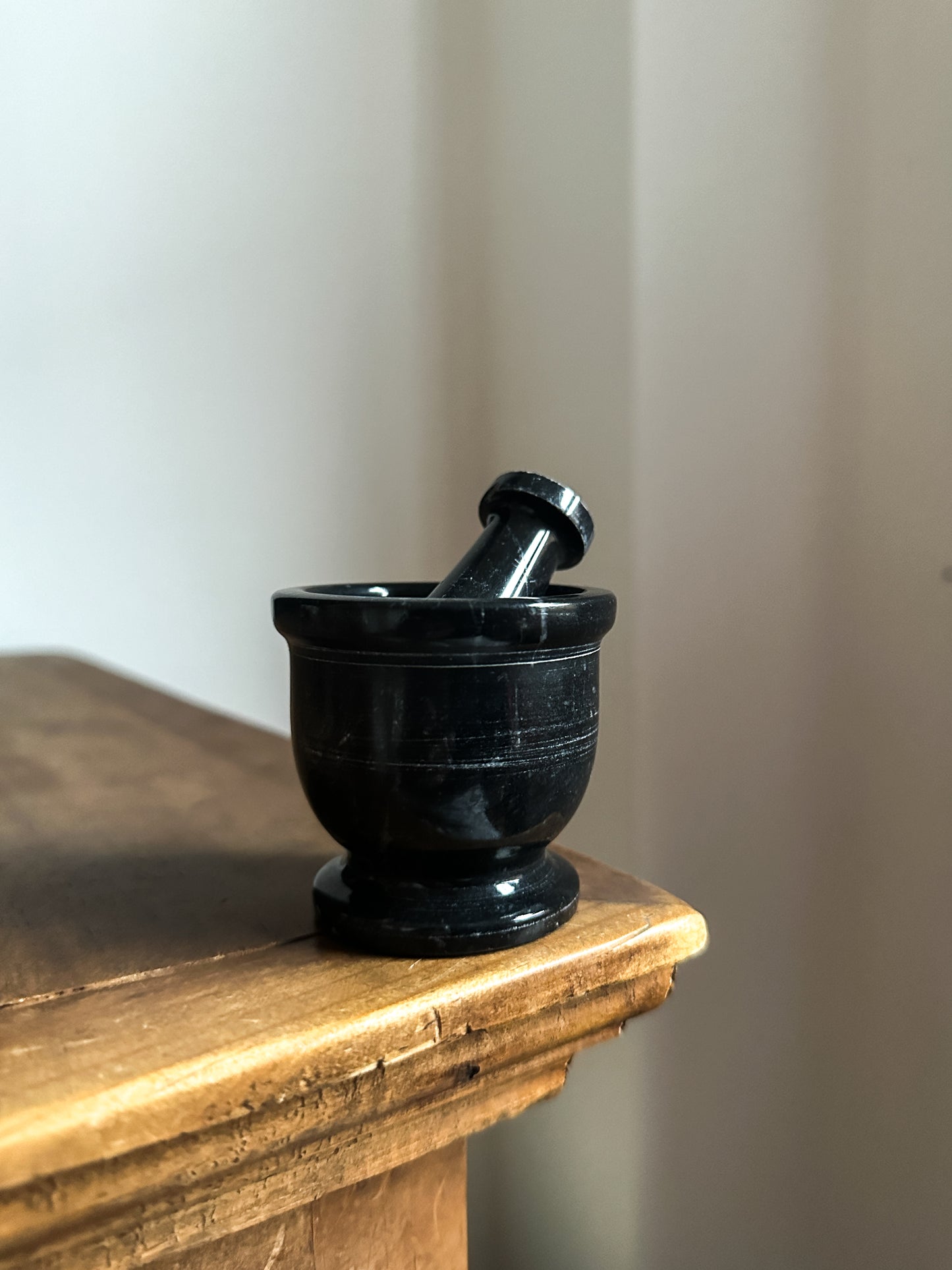 Mortar and Pestle, Black Jade