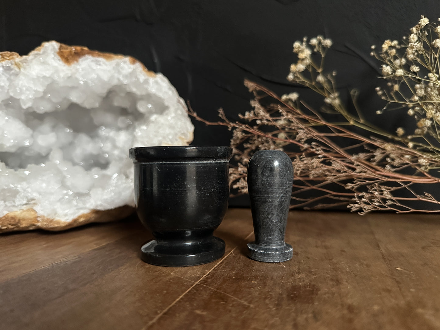 Mortar and Pestle, Black Jade