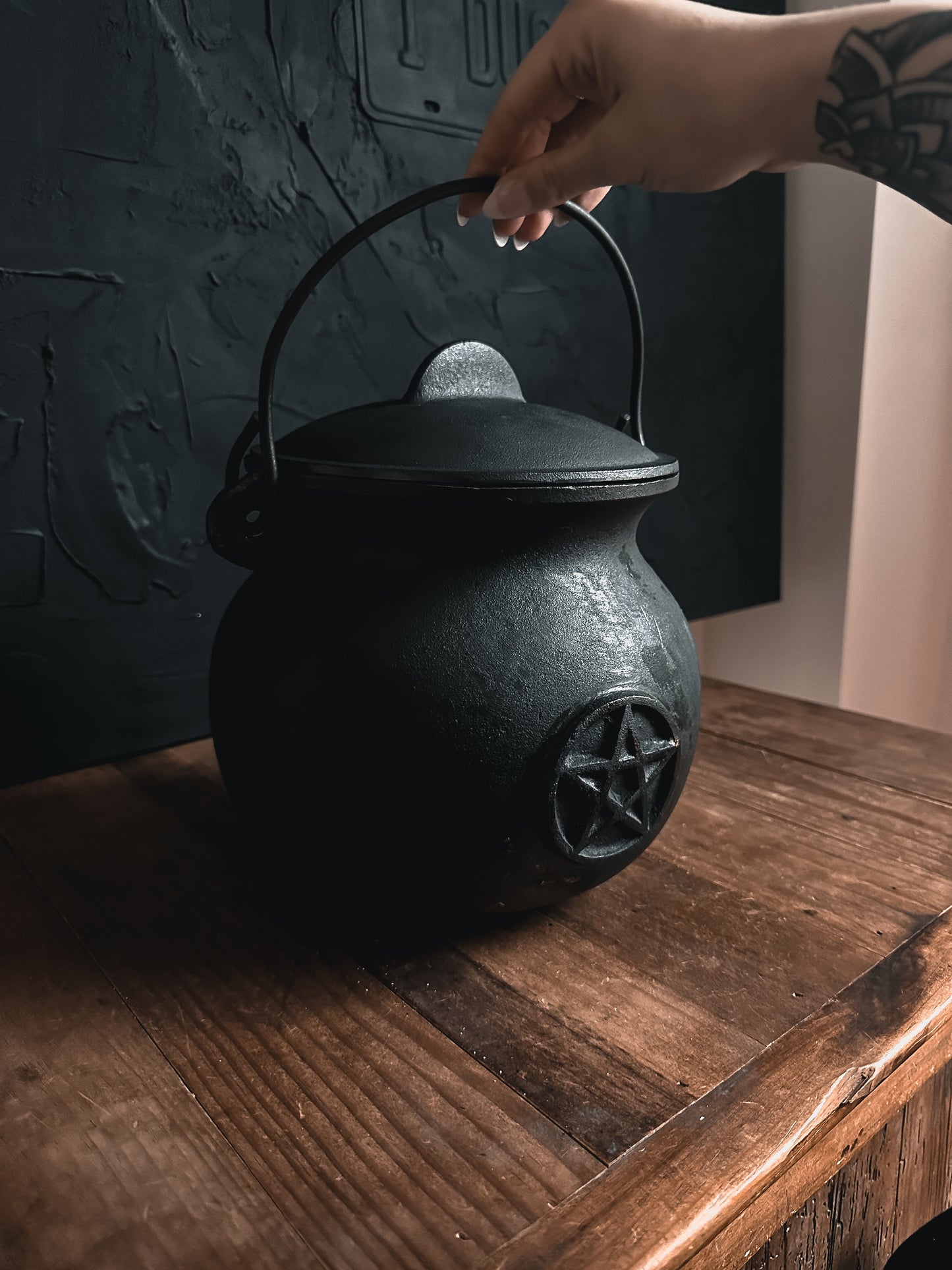 EXTRA LARGE Black Cast Iron Cauldron