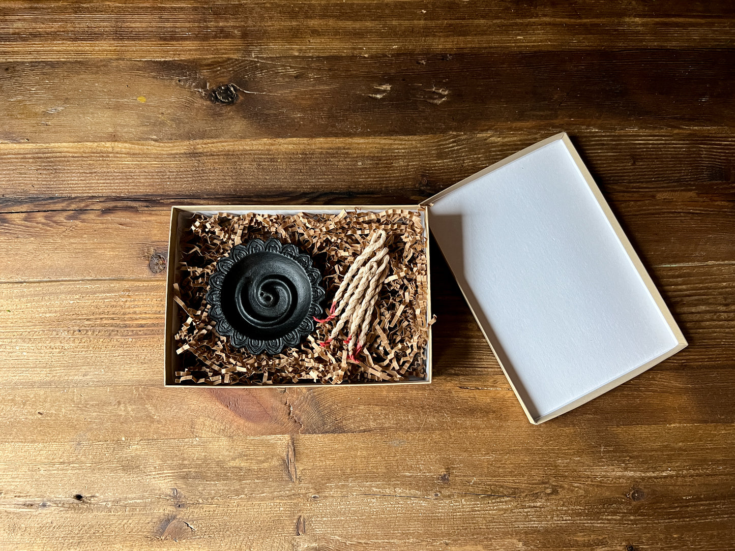 Cedar Wood Incense Rope and Holder