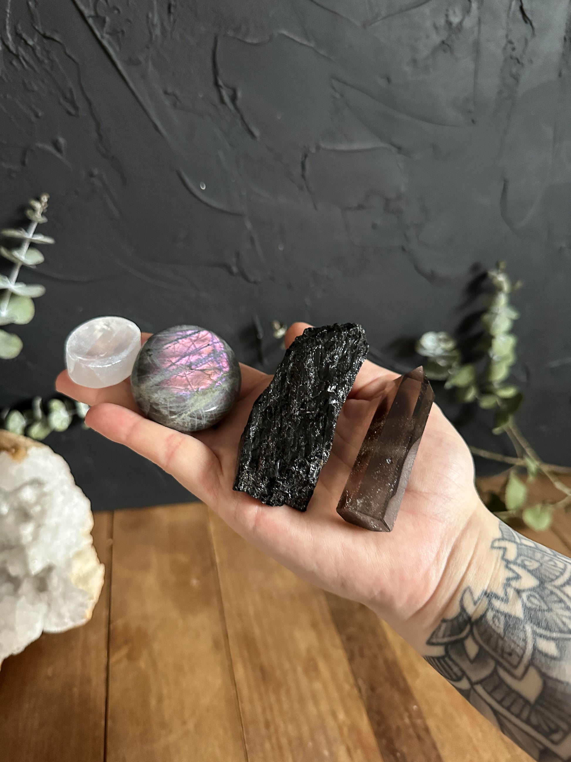 You will receive all the crystals pictured: Tourmaline Freestanding Chunk, Smoky Quartz Tower, Labradorite Pebble/Palm Stone and Selenite Worry Stone. Good Vibes Only Crystal Bundle!