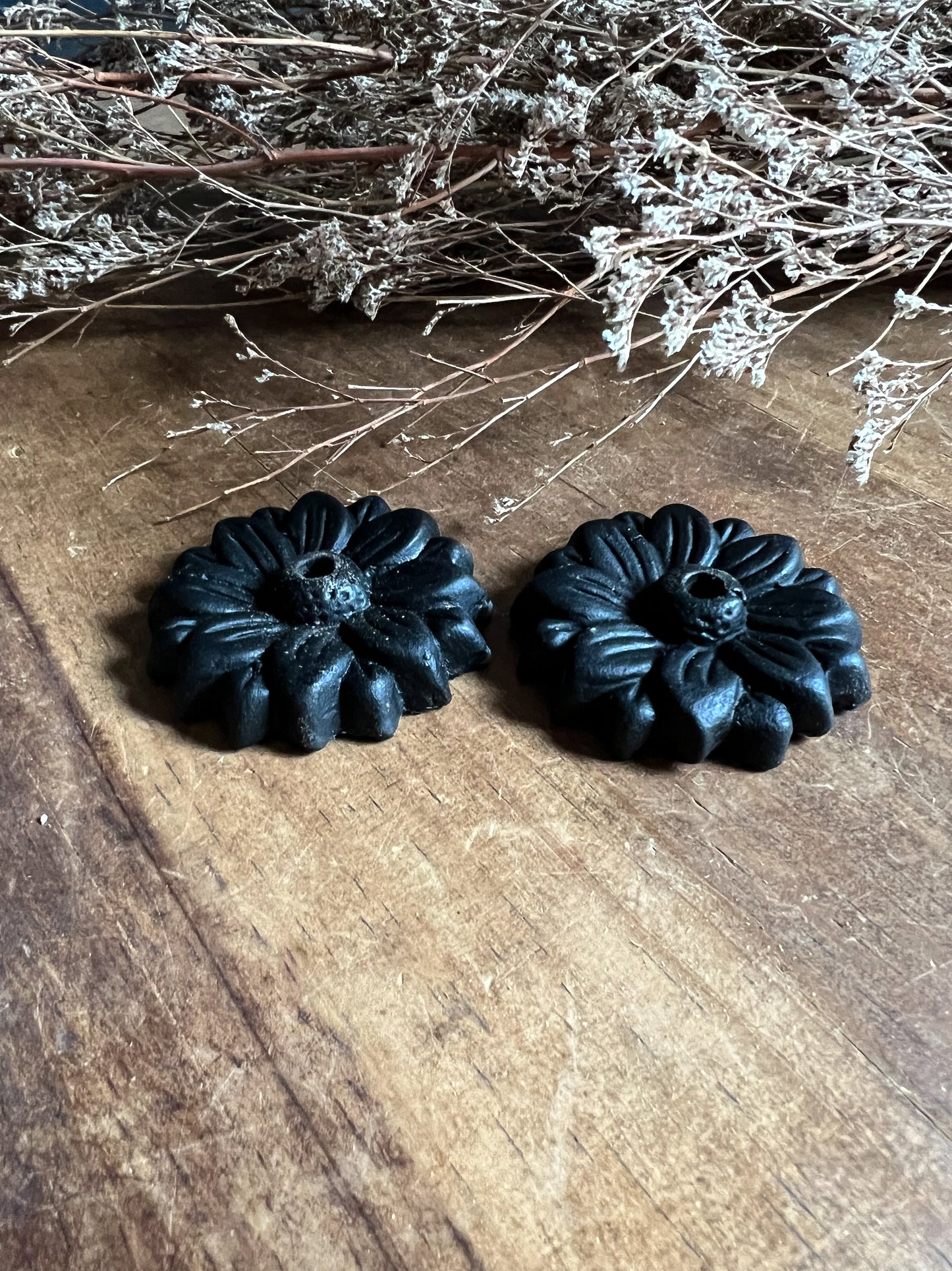 Black Flower Incense Holder